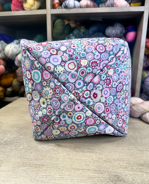 Dots Yarn Tote (purple )