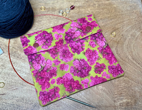 Roses Notion/ Needle Case