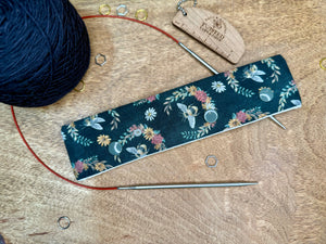 Vintage Bee Needle Holder