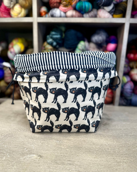 Black Cat Halloween Bucket Bag