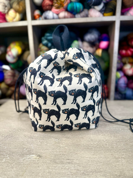 Black Cat Halloween Bucket Bag