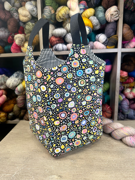Dots Yarn Tote (black)