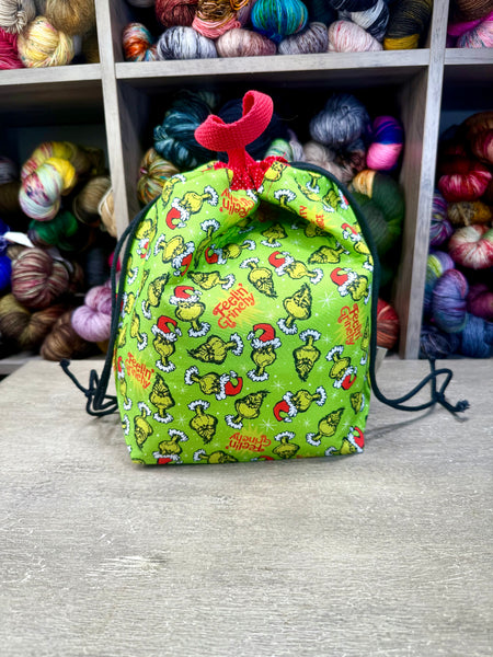 Feelin’ Grinchy Bucket Bag