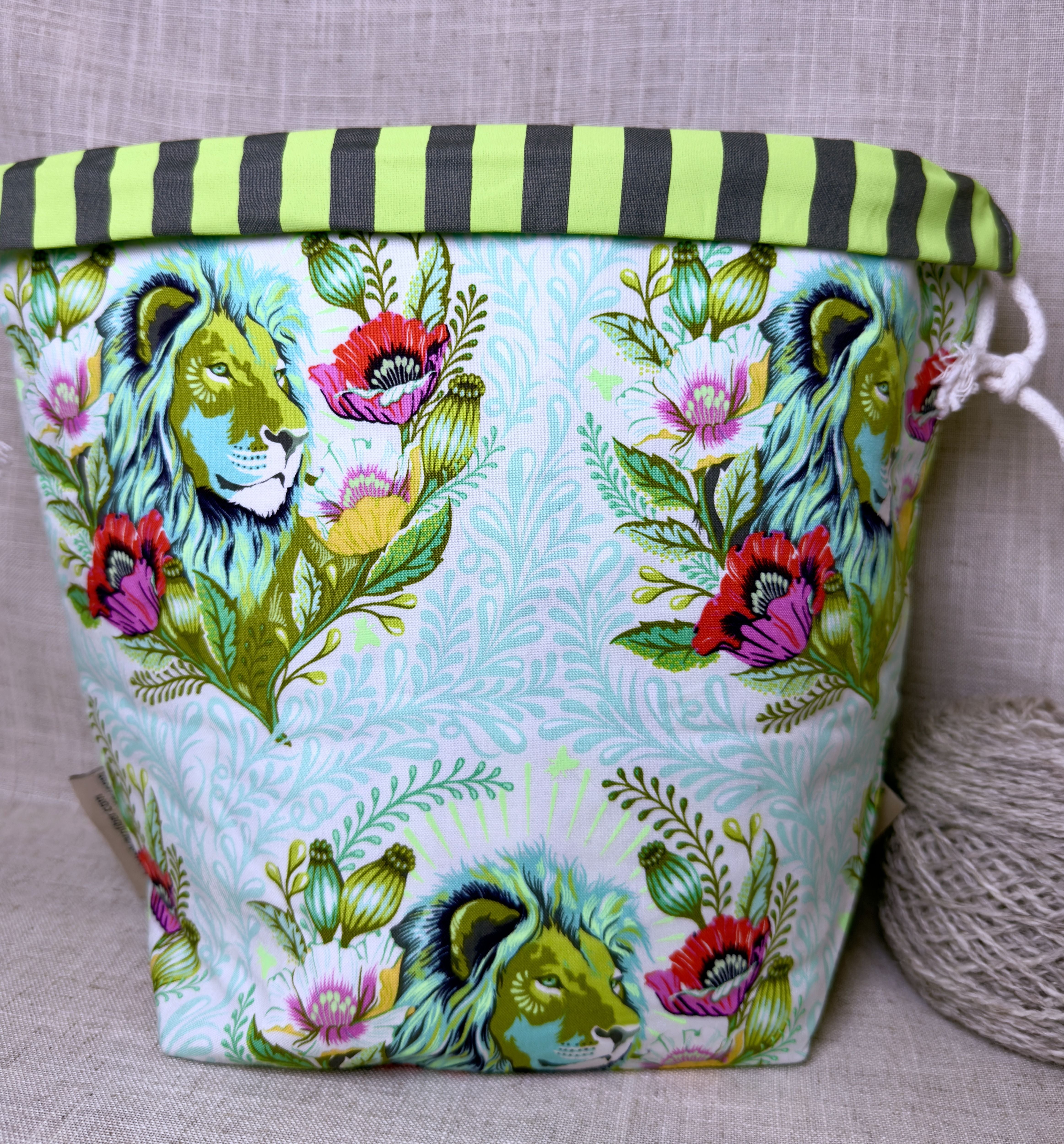 Leo Bucket Bag
