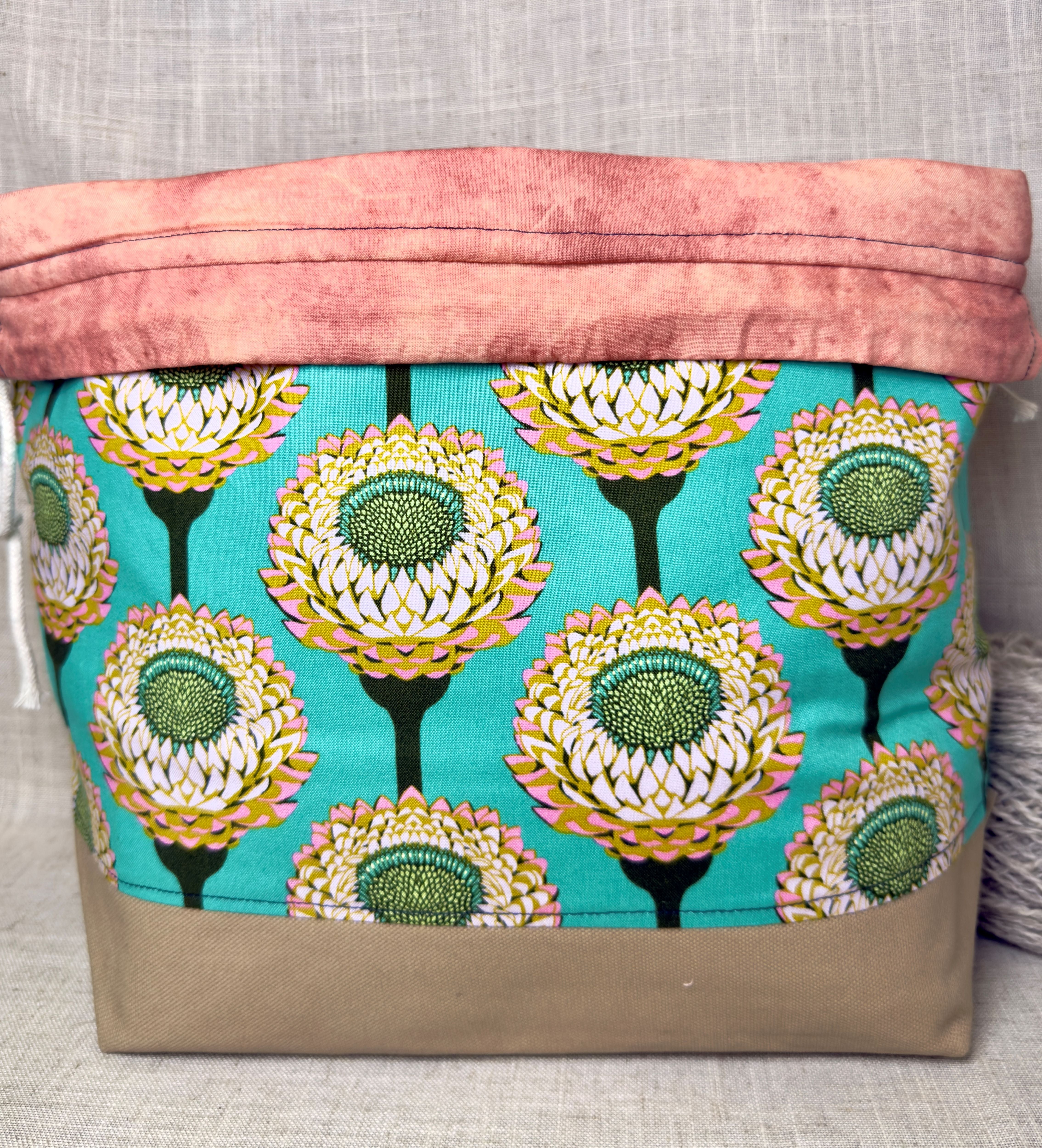 Strawflower Shweater Bag