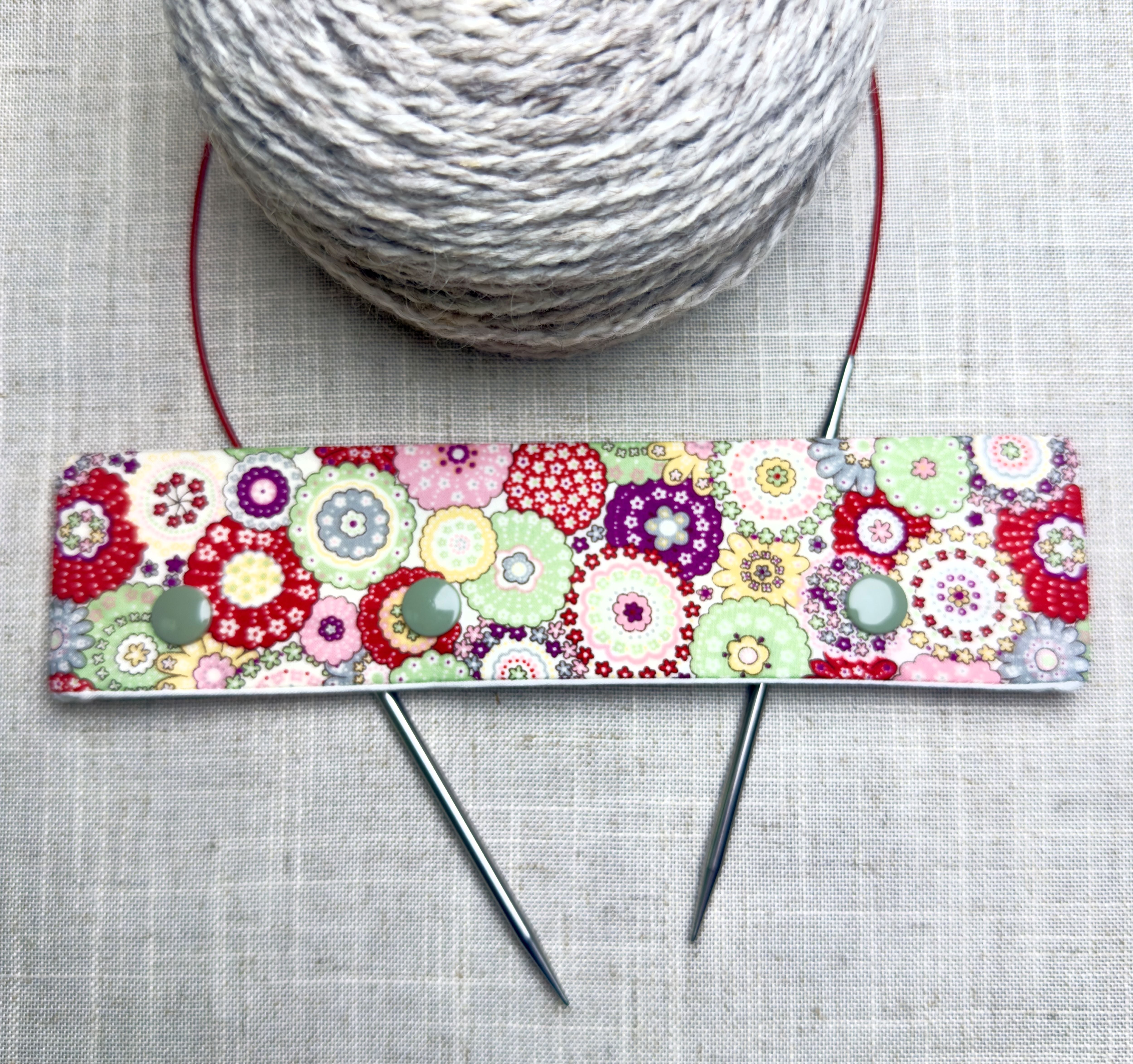 Paisley (Red) Needle Holder