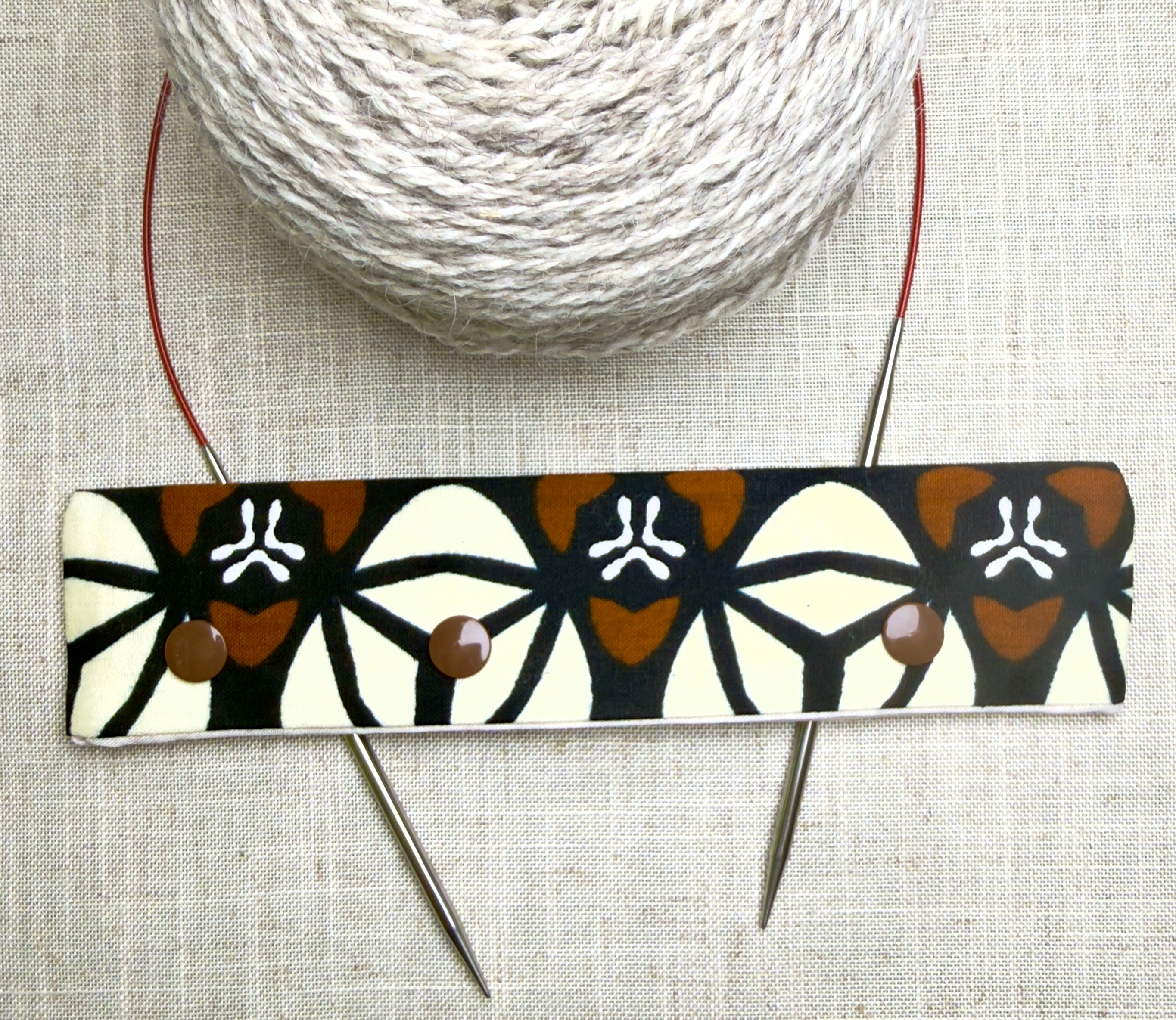 Geo Needle Holder