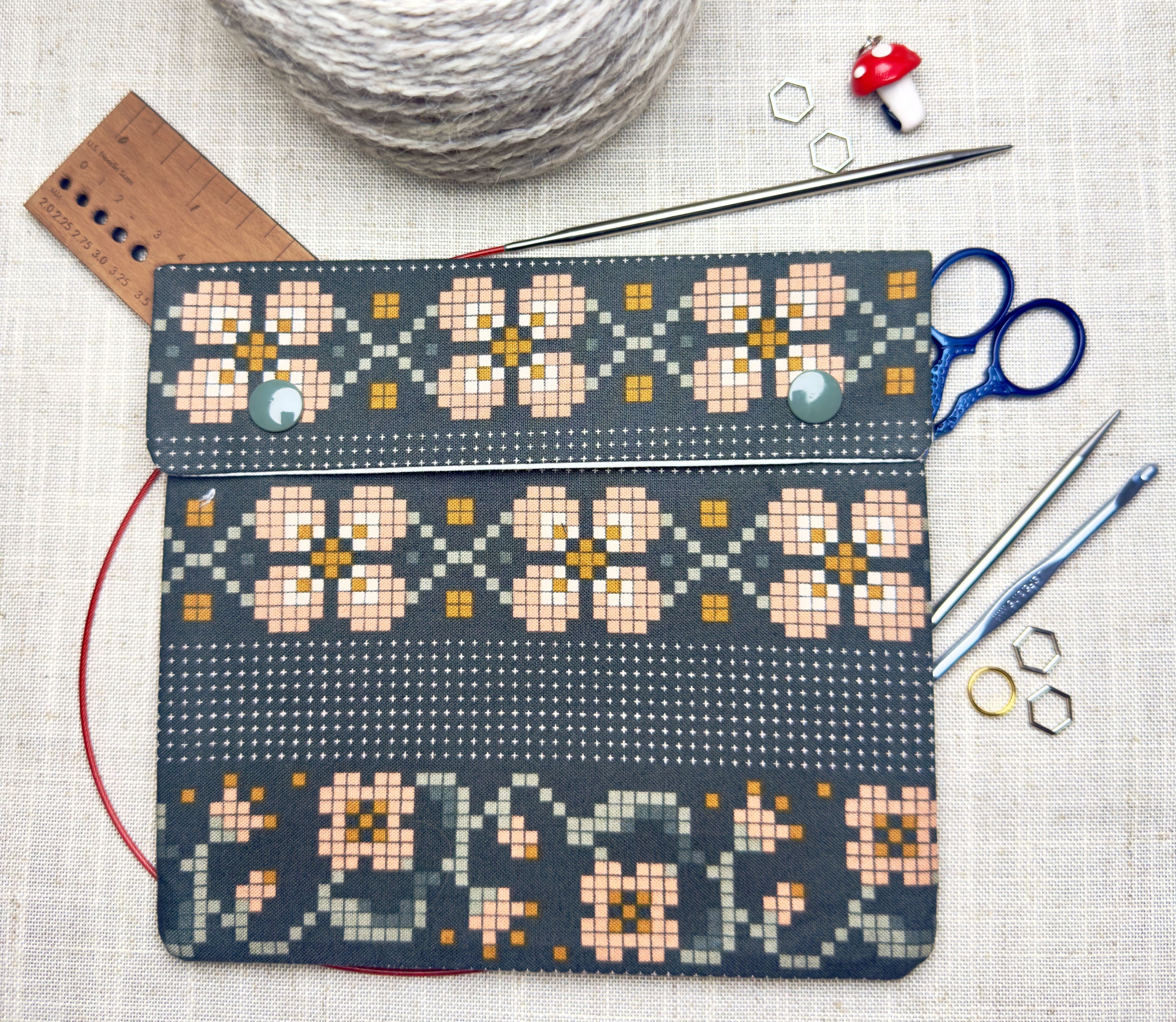 Flowers Notion/ Needle Case