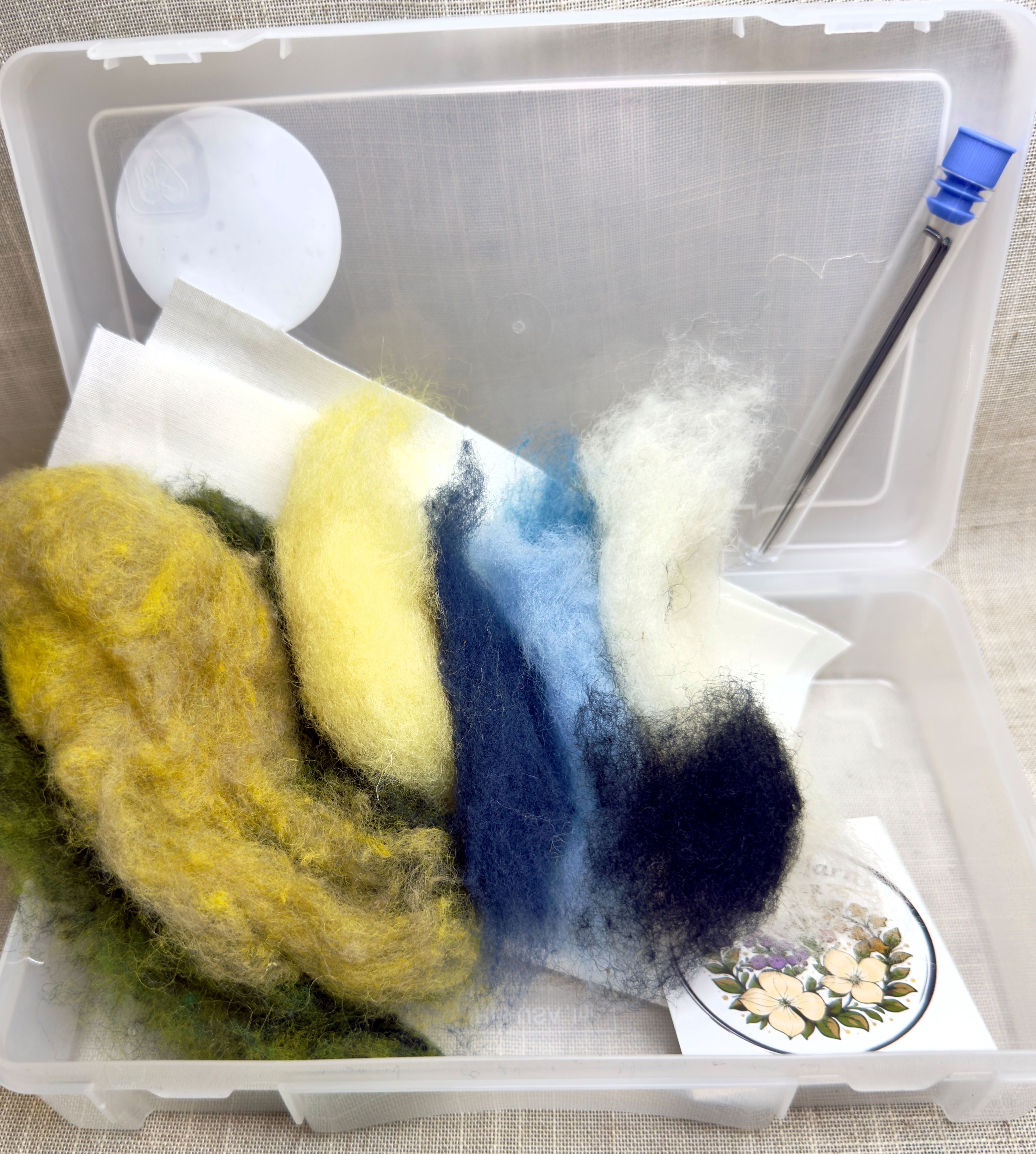 Sheep in Field Needle Felting Kit